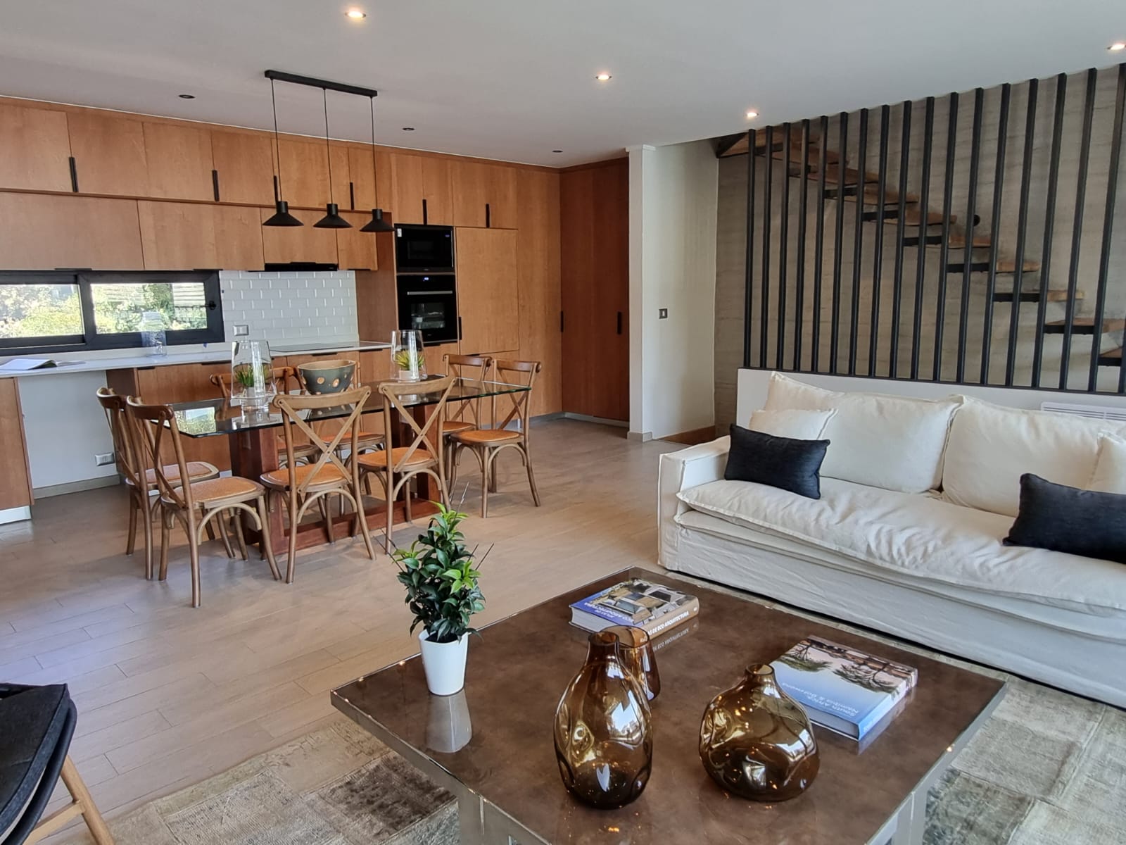 Townhouse Flandes- Verbo Divino- San Ignacio- Sin Comisión